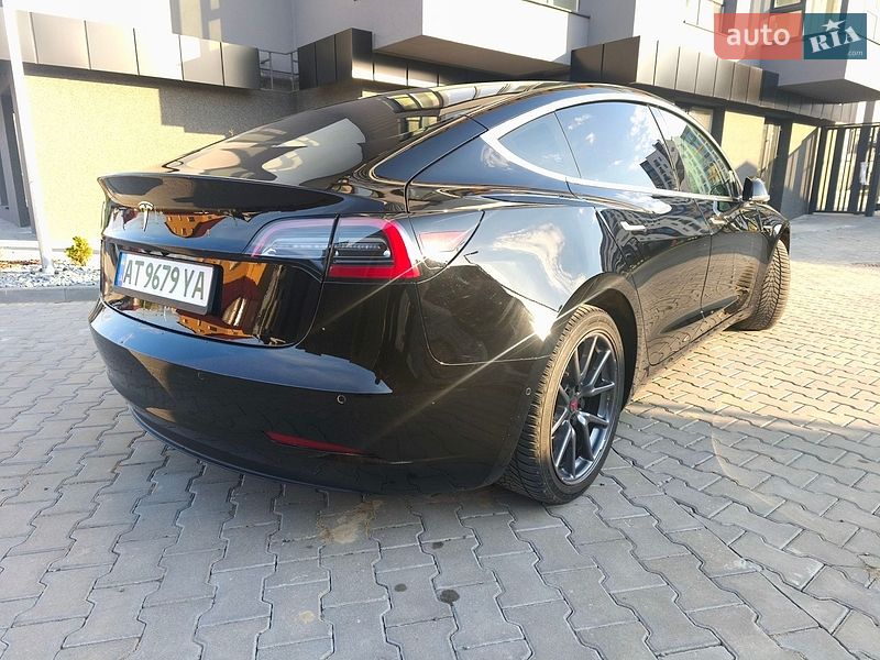 Седан Tesla Model 3 2020 в Ивано-Франковске