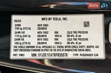 Седан Tesla Model 3 2025 в Киеве