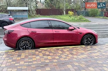 Седан Tesla Model 3 2021 в Киеве