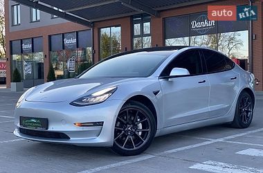 Седан Tesla Model 3 2018 в Києві