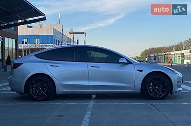 Седан Tesla Model 3 2018 в Києві