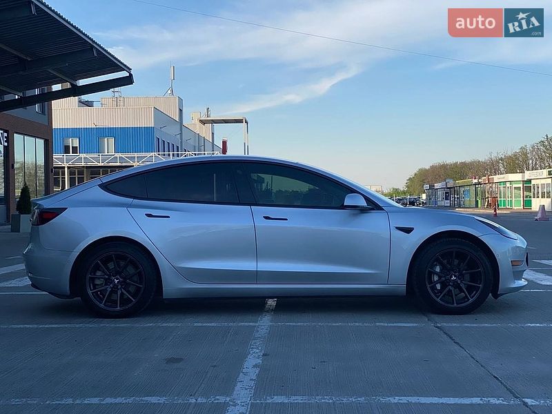Седан Tesla Model 3 2018 в Києві
