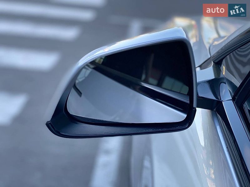 Седан Tesla Model 3 2018 в Києві