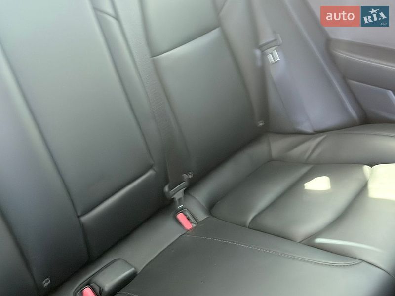 Седан Tesla Model 3 2021 в Киеве