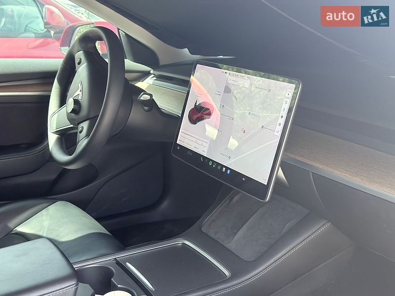 Седан Tesla Model 3 2021 в Киеве