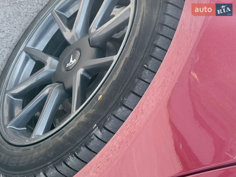 Седан Tesla Model 3 2021 в Киеве