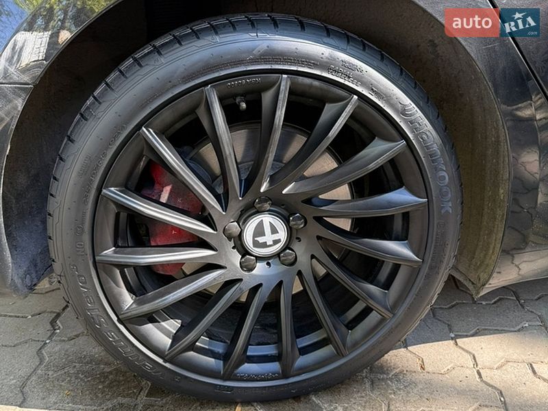 Седан Tesla Model 3 2023 в Львове