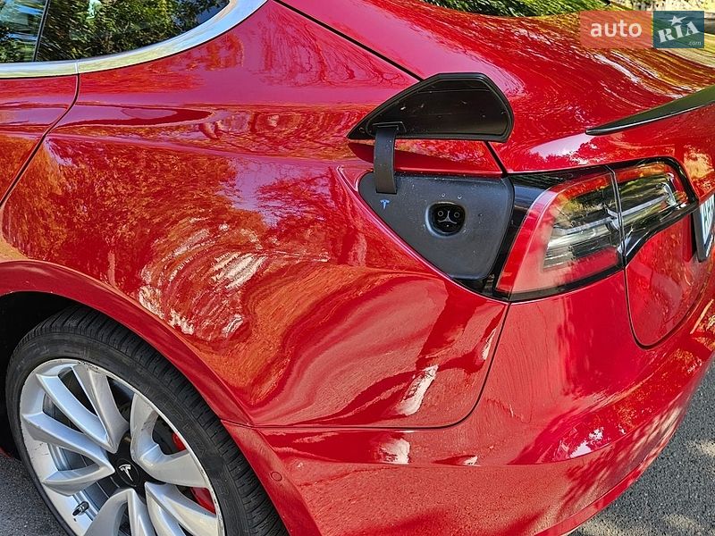 Седан Tesla Model 3 2018 в Киеве