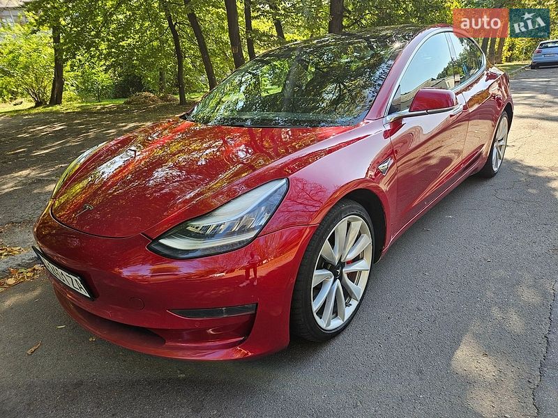 Седан Tesla Model 3 2018 в Киеве