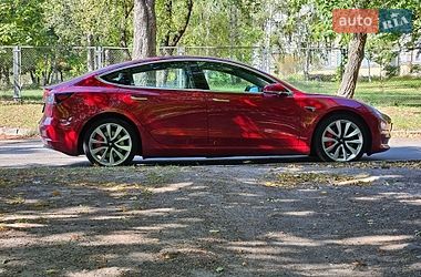 Седан Tesla Model 3 2018 в Киеве