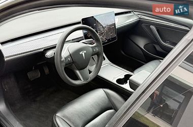 Седан Tesla Model 3 2019 в Львове