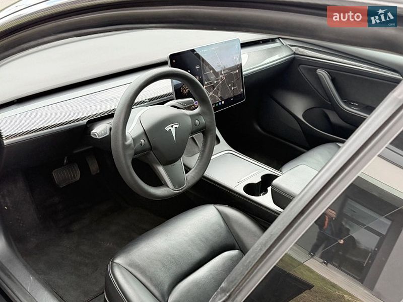 Седан Tesla Model 3 2019 в Львове