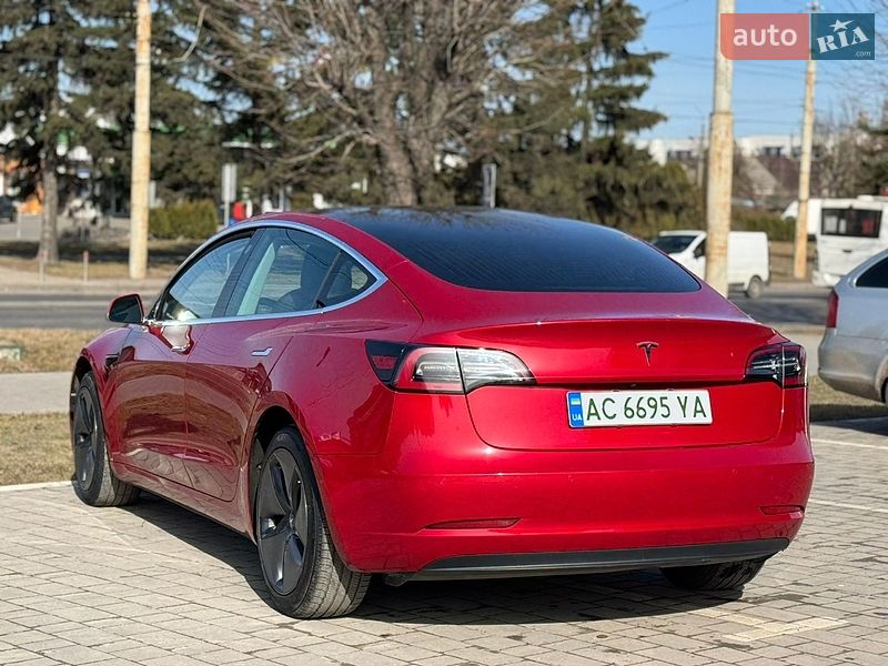 Седан Tesla Model 3 2019 в Луцке