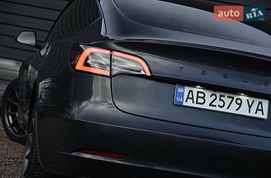 Седан Tesla Model 3 2021 в Виннице