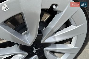 Седан Tesla Model 3 2023 в Софиевской Борщаговке