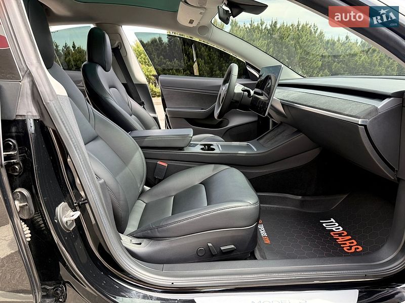Седан Tesla Model 3 2019 в Києві