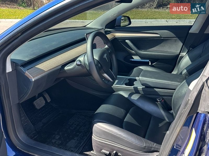 Седан Tesla Model 3 2023 в Харкові