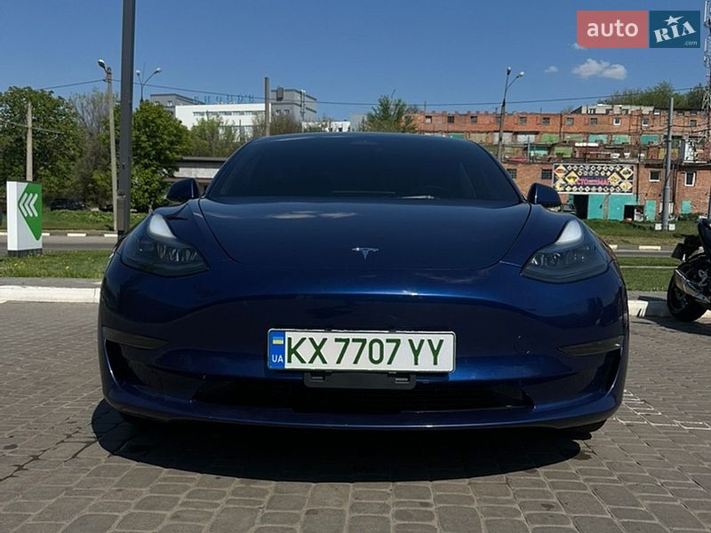 Седан Tesla Model 3 2023 в Харкові