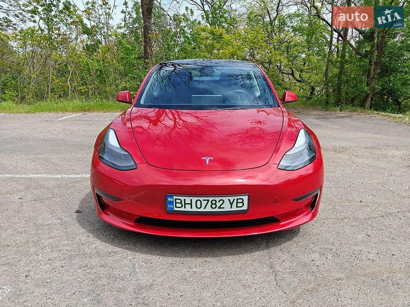 Седан Tesla Model 3 2022 в Одессе