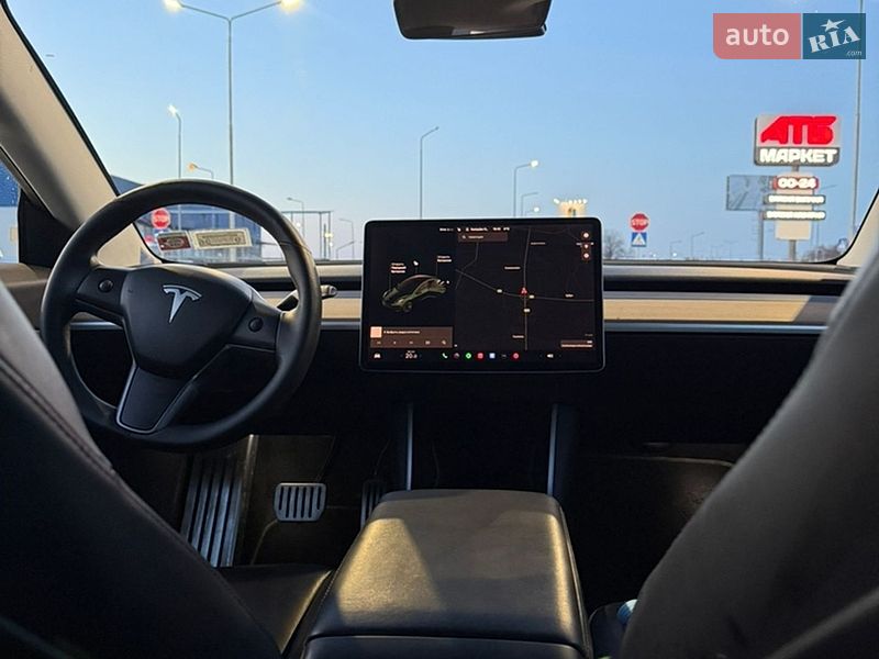 Седан Tesla Model 3 2019 в Львові