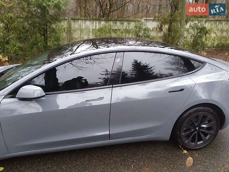 Седан Tesla Model 3 2022 в Києві