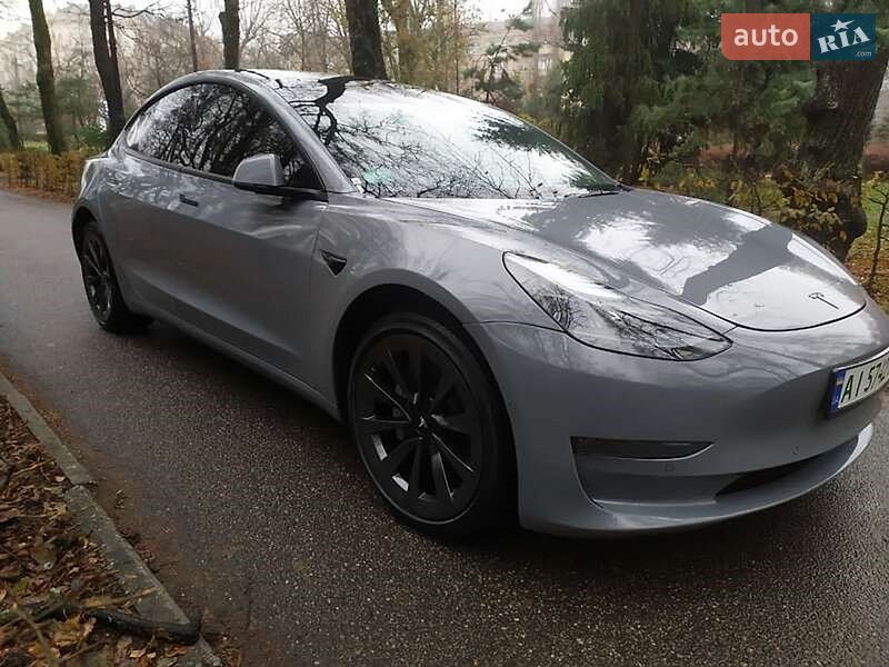 Седан Tesla Model 3 2022 в Києві
