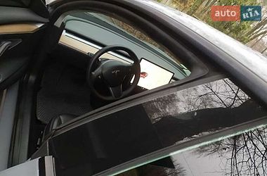 Седан Tesla Model 3 2022 в Києві