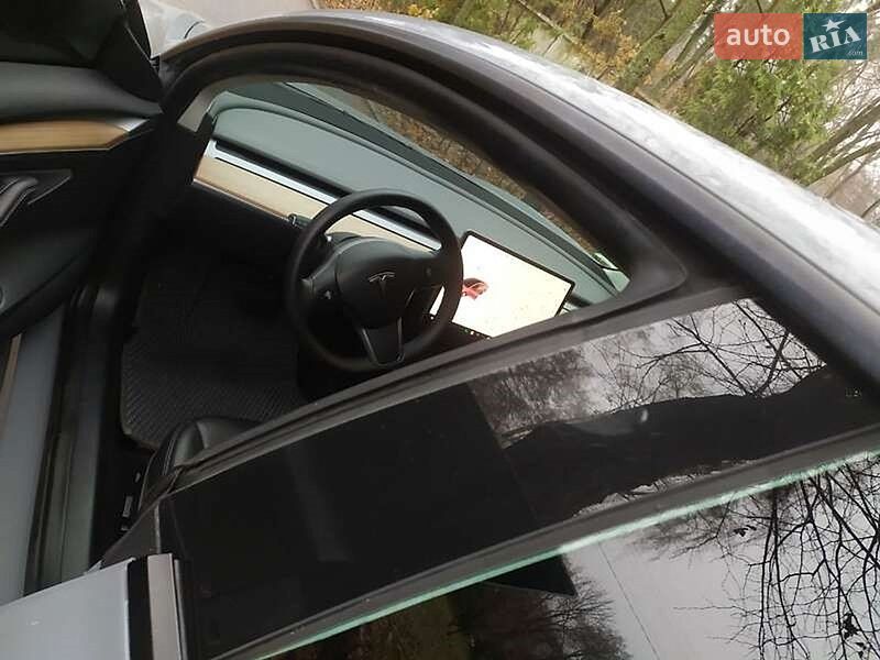 Седан Tesla Model 3 2022 в Києві