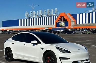 Седан Tesla Model 3 2017 в Одесі