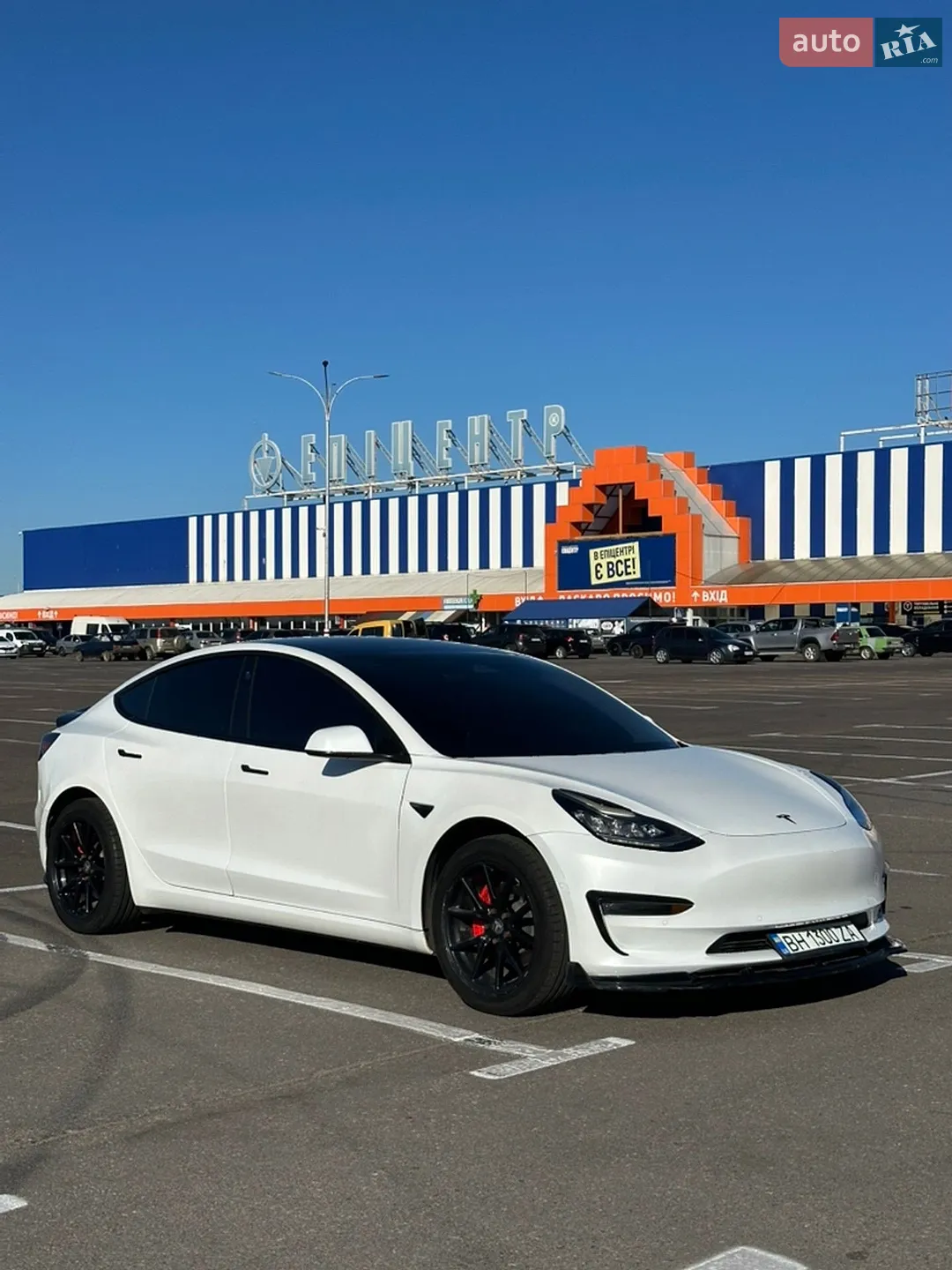 2017 Tesla Model 3 - фото 1