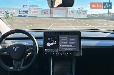 Седан Tesla Model 3 2017 в Одесі
