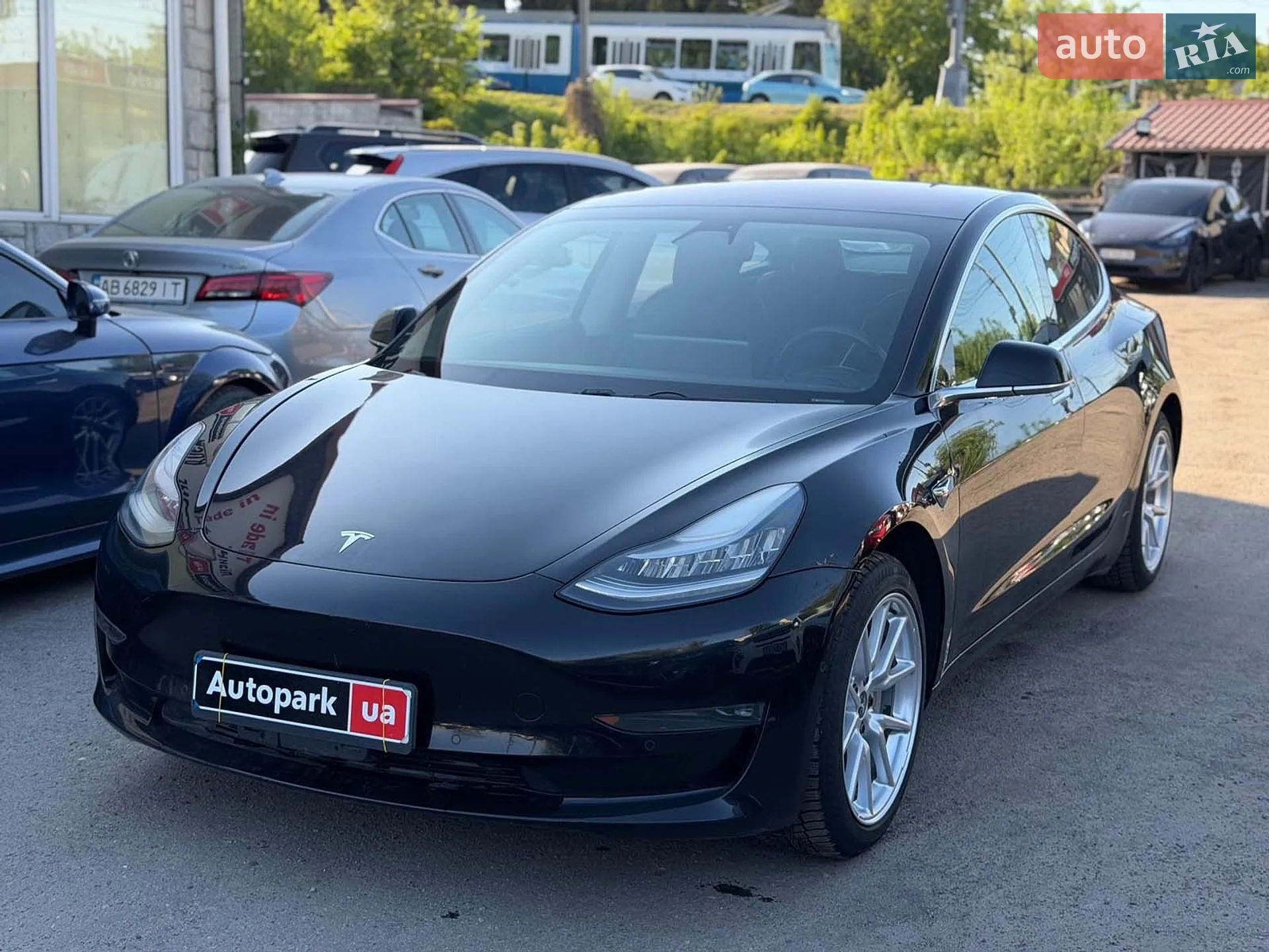 2018 Tesla Model 3 - фото 1