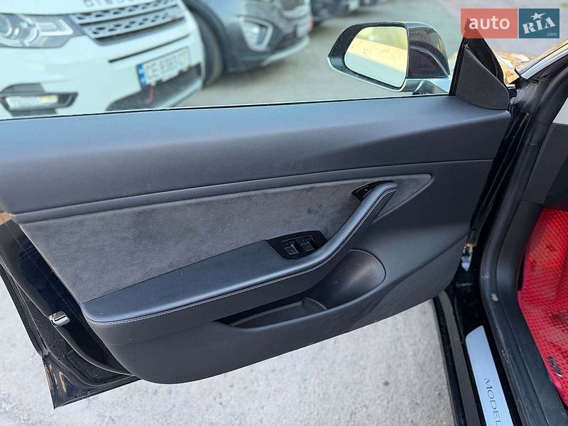 Седан Tesla Model 3 2018 в Вінниці