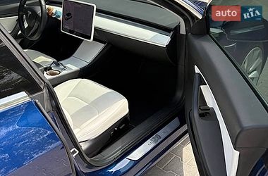 Седан Tesla Model 3 2018 в Києві