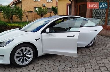 Седан Tesla Model 3 2023 в Луцке