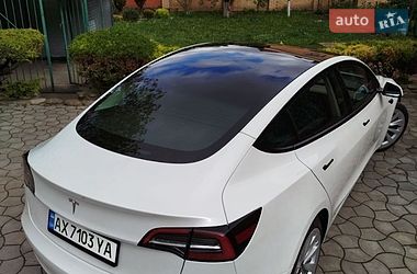 Седан Tesla Model 3 2023 в Луцке