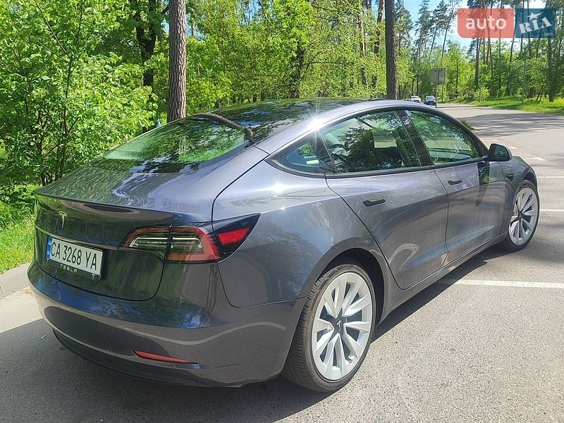 Седан Tesla Model 3 2022 в Черкасах