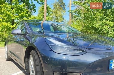 Седан Tesla Model 3 2022 в Черкасах