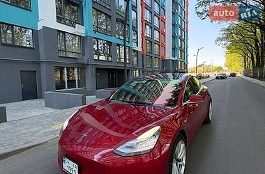 Седан Tesla Model 3 2018 в Чернігові