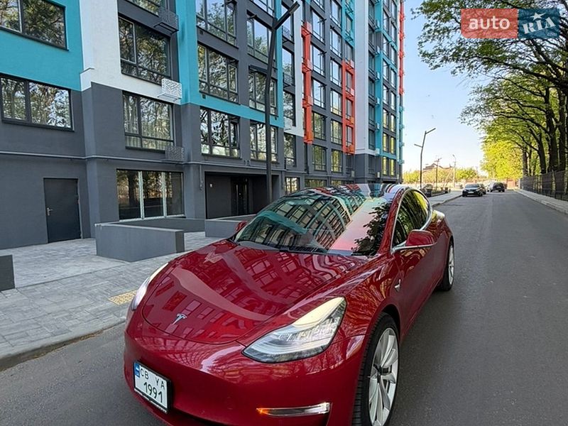Седан Tesla Model 3 2018 в Чернігові
