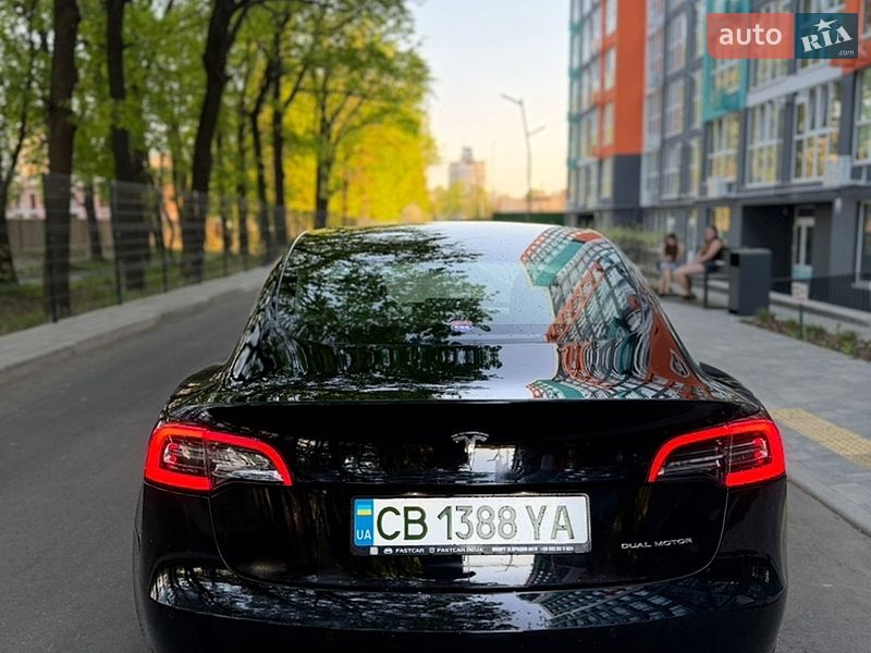 Седан Tesla Model 3 2019 в Чернігові