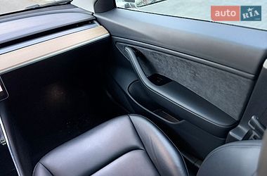 Седан Tesla Model 3 2019 в Чернігові