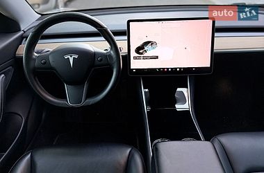 Седан Tesla Model 3 2019 в Чернігові