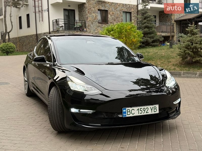 Седан Tesla Model 3 2019 в Киеве
