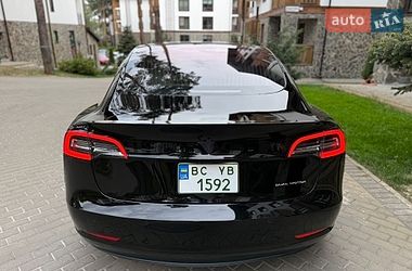Седан Tesla Model 3 2019 в Киеве