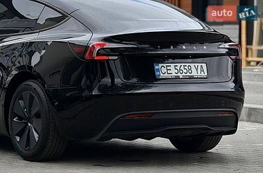 Седан Tesla Model 3 2024 в Черновцах
