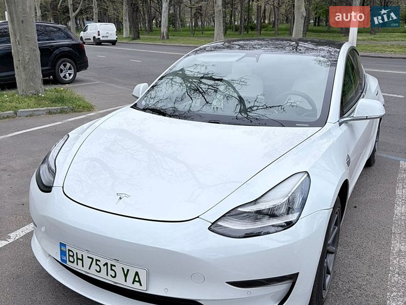 Седан Tesla Model 3 2019 в Одесі