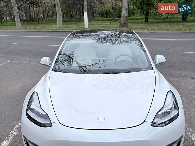 Седан Tesla Model 3 2019 в Одесі