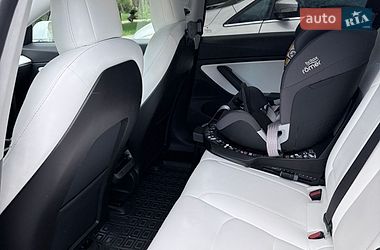 Седан Tesla Model 3 2019 в Одесі