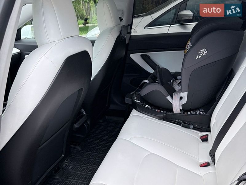 Седан Tesla Model 3 2019 в Одесі